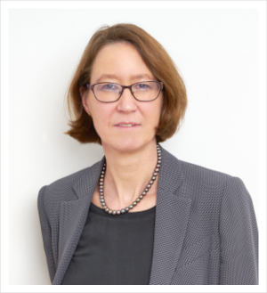 Portrait von Prof. Dr. Ulrike Cress. Link zum Erfahrungsbericht.