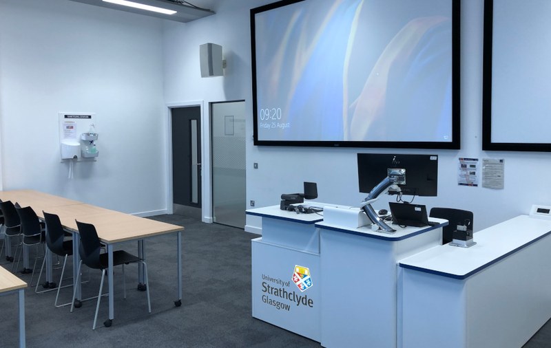 Multimedia-Pult an der University of Strathclyde