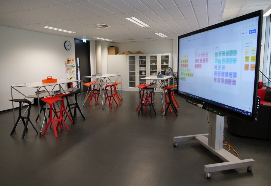 whiteboard-on-campus_koeln_1000.JPG Mobiles Display