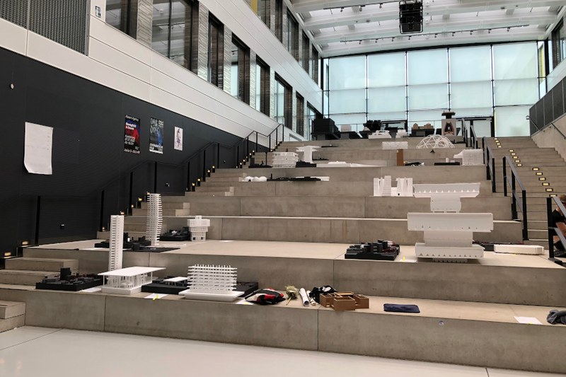 Sitz-Tribüne an der Hochschule Düsseldorf