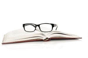Zu den Literaturhinweisen Buch mit Brille
