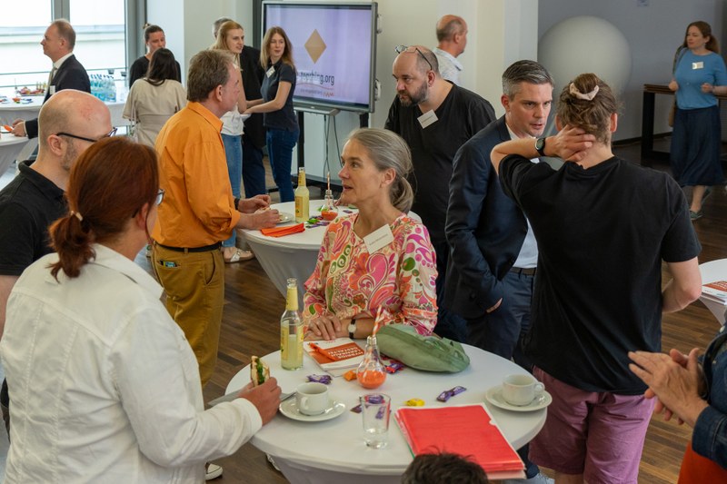 01_iwm_e-teaching.org_jubilaeum_20jahre_2023-06-15.jpg